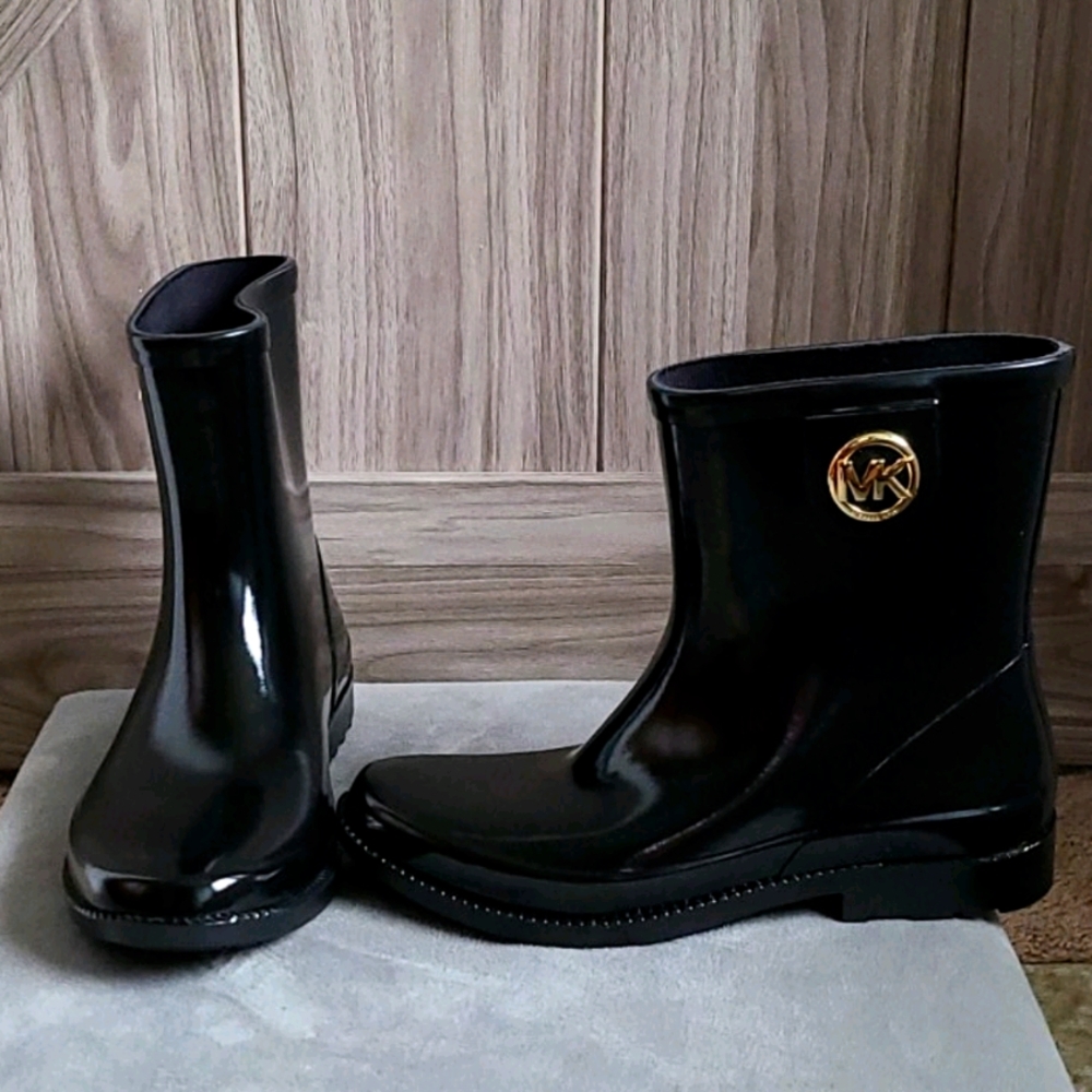 Michael Kors MK gold logo Rubber Rainboots NWOT